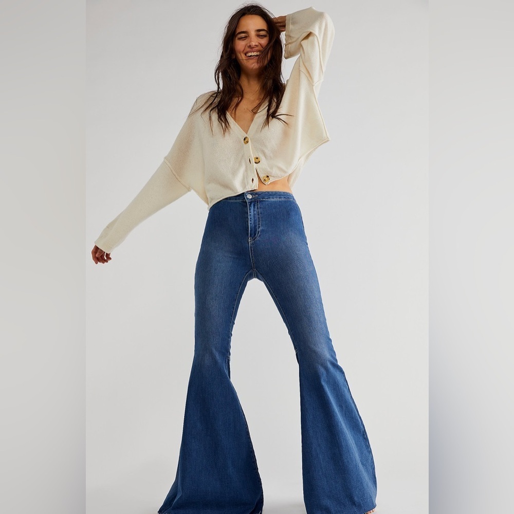 We the Free Just Float On High Waist Flare Jeans Size 26
